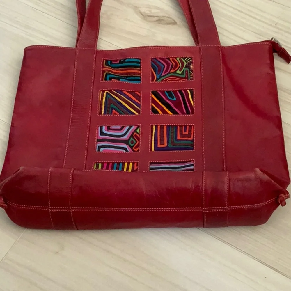 N/A red leather